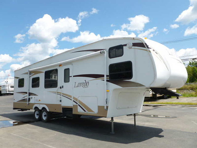 2008 Keystone Laredo Photo