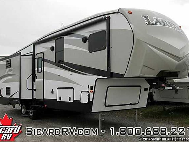 2015 Keystone Laredo Photo