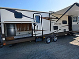 2015 Keystone Laredo Photo #3