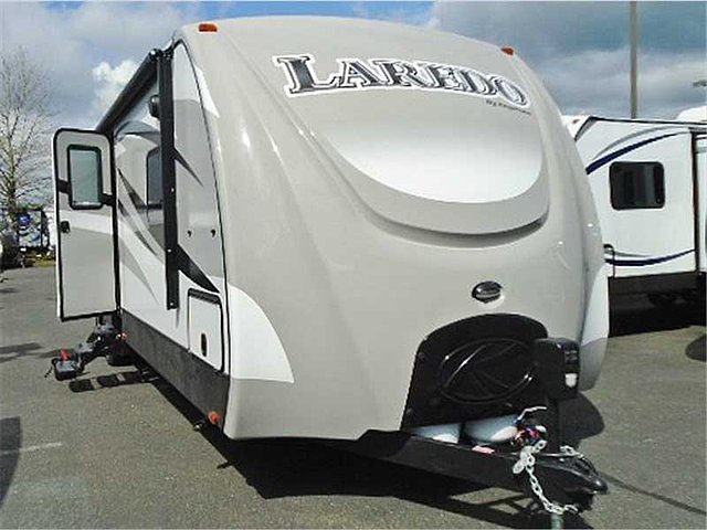 2015 Keystone Laredo Photo