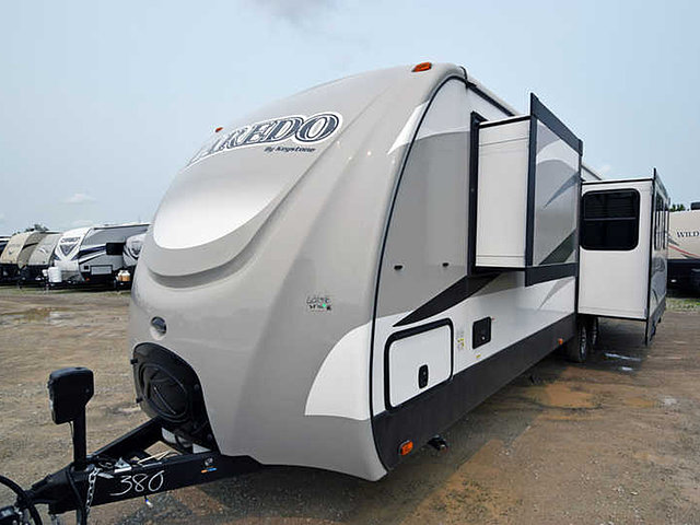 2015 Keystone Laredo Photo