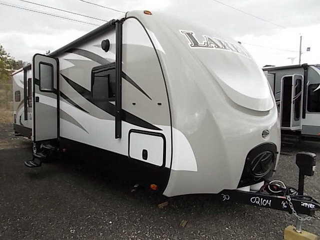 2015 Keystone Laredo Photo
