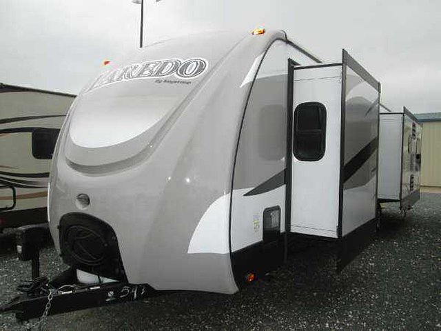 2015 Keystone Laredo Photo