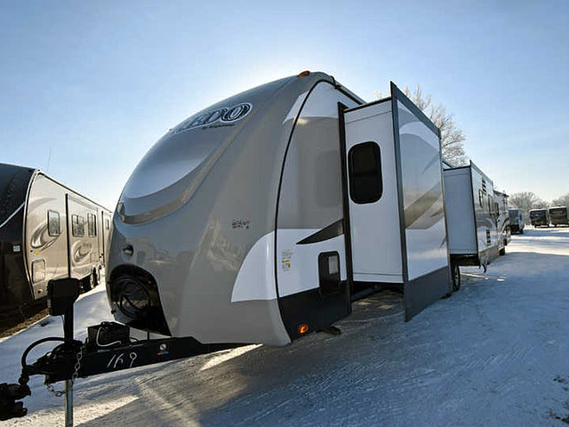 2015 Keystone Laredo Photo