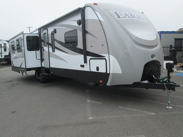 2015 Keystone Laredo Photo