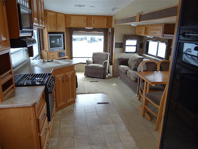 2007 Keystone Laredo Photo