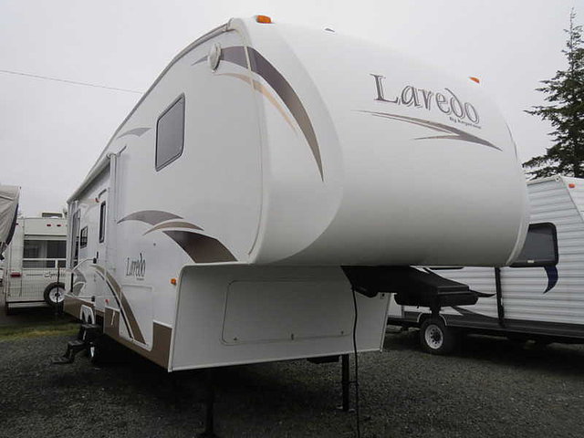2008 Keystone Laredo Photo