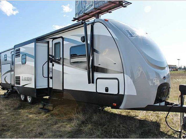 2015 Keystone Laredo Photo