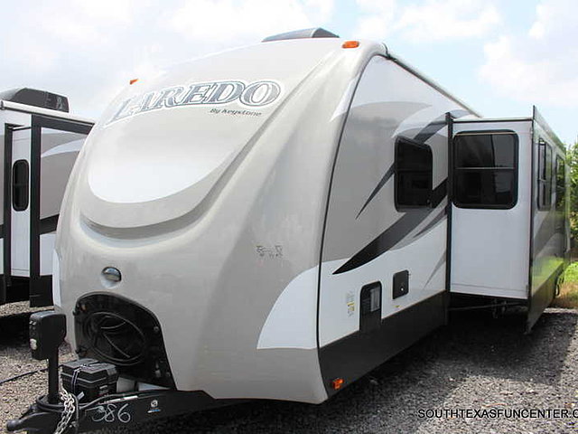 2015 Keystone Laredo Photo