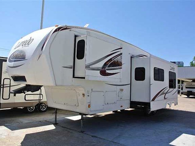 2010 Keystone Laredo Photo