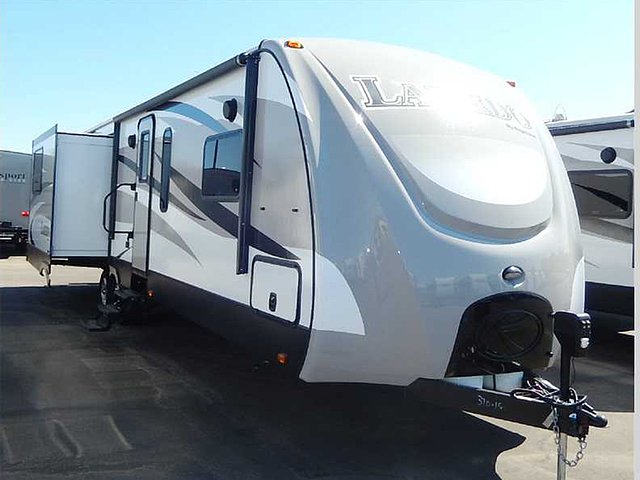 2015 Keystone Laredo Photo