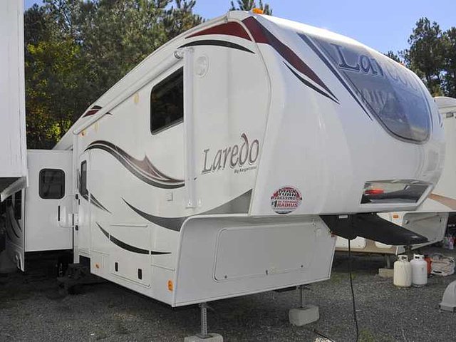 2011 Keystone Laredo Photo