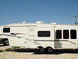 2004 Keystone Laredo Photo #3