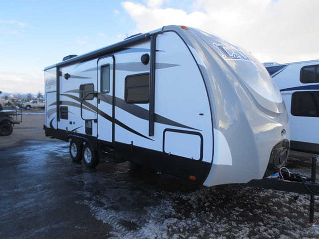 2015 Keystone Laredo Photo