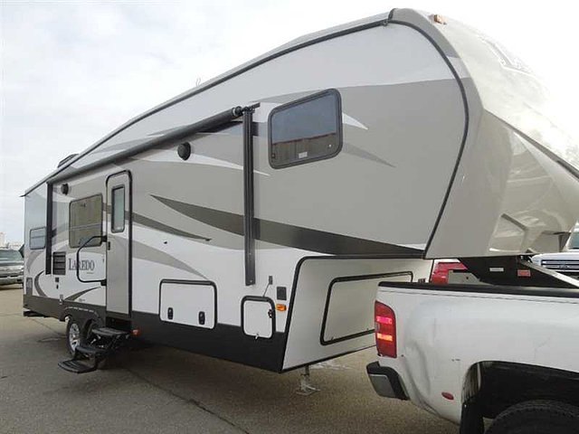 2015 Keystone Laredo Super Lite Photo