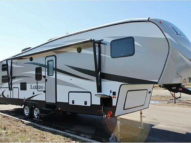 2015 Keystone Laredo Super Lite Photo