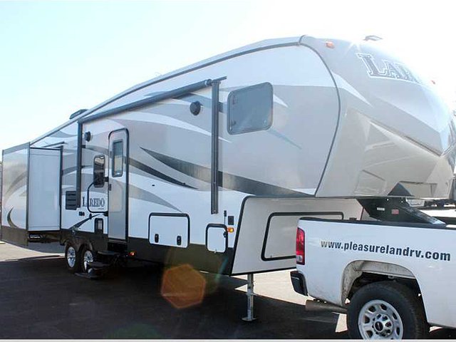 2015 Keystone Laredo Super Lite Photo