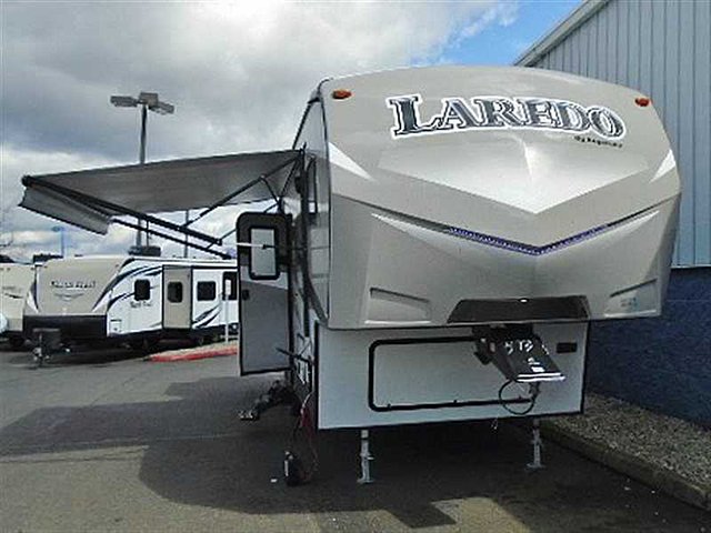 2015 Keystone Laredo Super Lite Photo