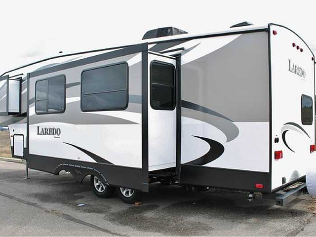 2015 Keystone Laredo Super Lite Photo