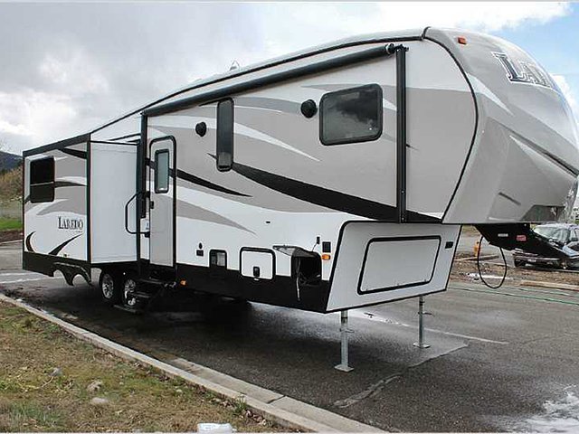 2015 Keystone Laredo Super Lite Photo