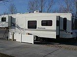 2000 Keystone Montana Photo #4