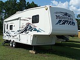 2004 Keystone Montana Photo #2