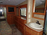 2007 Keystone Montana Photo #9