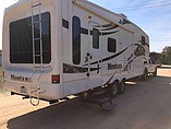 2009 Keystone Montana Photo #3