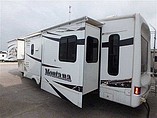 2009 Keystone Montana Photo #3