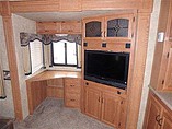 2009 Keystone Montana Photo #9