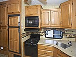 2008 Keystone Montana Photo #8