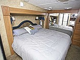 2008 Keystone Montana Photo #9
