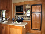 2008 Keystone Montana Photo #8