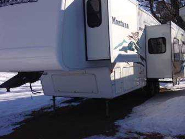 2004 Keystone Montana Photo