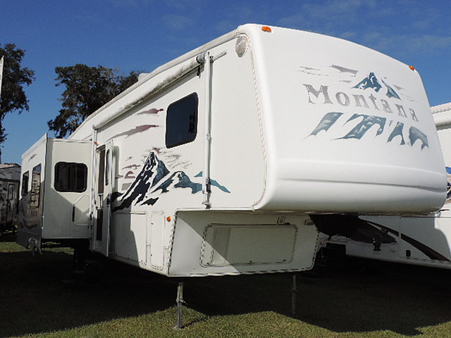 2005 Keystone Montana Photo