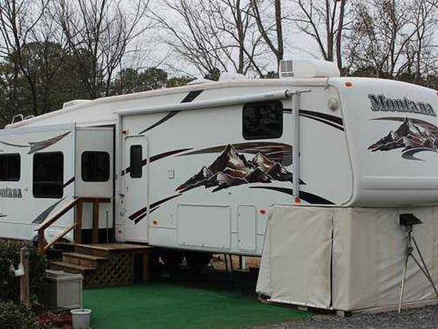 2006 Keystone Montana Photo