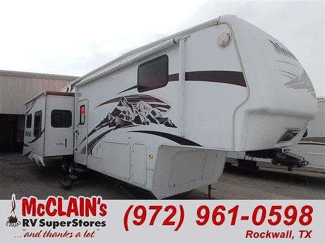 2009 Keystone Montana Photo