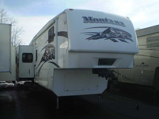 2009 Keystone Montana Photo