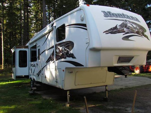 2007 Keystone Montana Photo