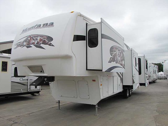 2008 Keystone Montana Photo