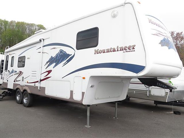 2005 Keystone Montana Photo