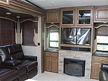 2016 Keystone Montana Photo #8