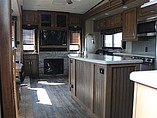 2016 Keystone Montana Photo #5