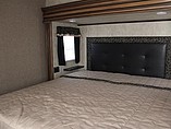 2016 Keystone Montana Photo #10