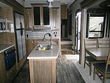 2016 Keystone Montana Photo #5