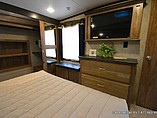 2016 Keystone Montana Photo #15