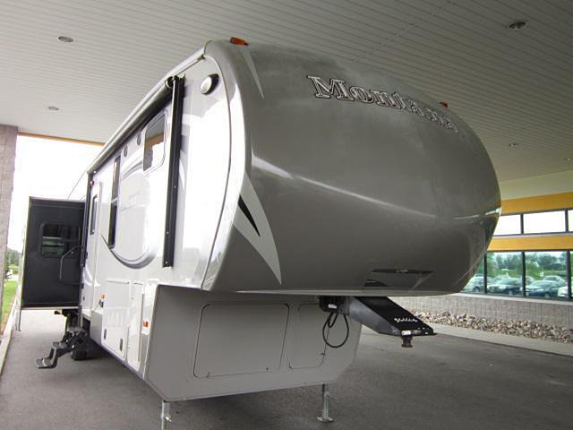 2013 Keystone Montana Photo