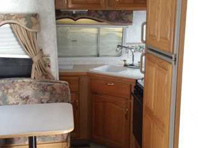 2002 Keystone Montana Photo