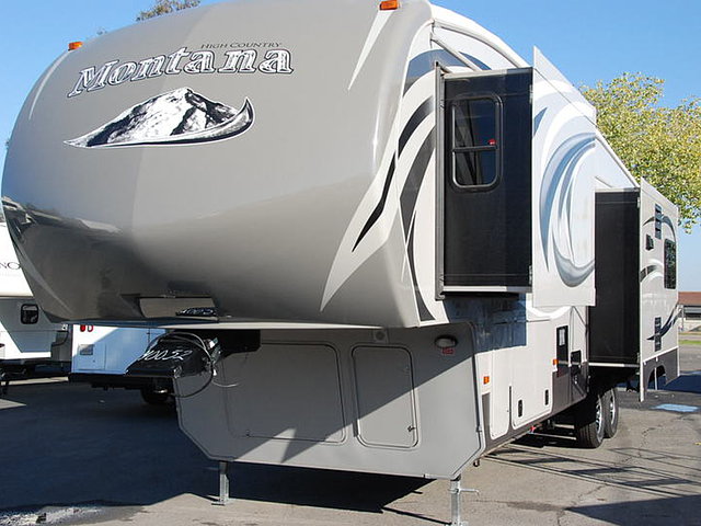 2014 Keystone Montana Photo