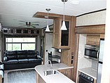 2016 Keystone Montana Photo #14